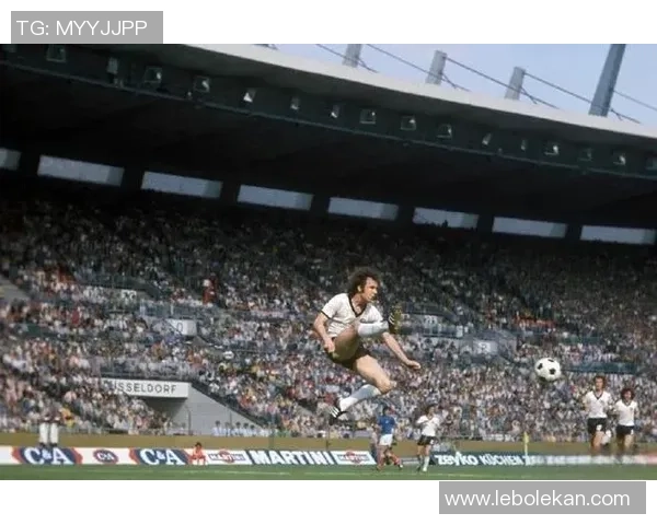 足球界悲痛消息传奇球星因病去世引发全球哀悼各方致敬永远的球场英雄